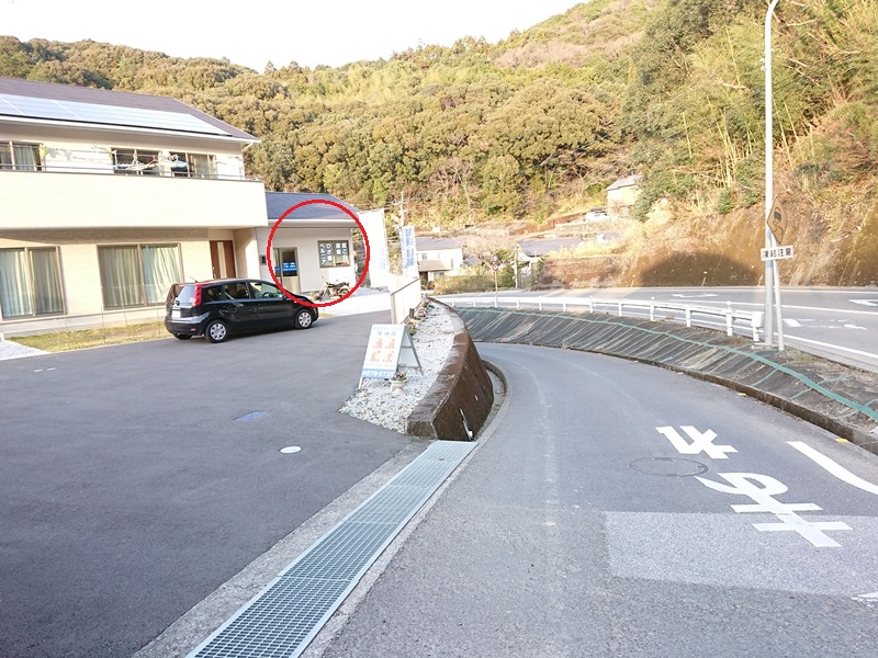 道路から見た当院の位置